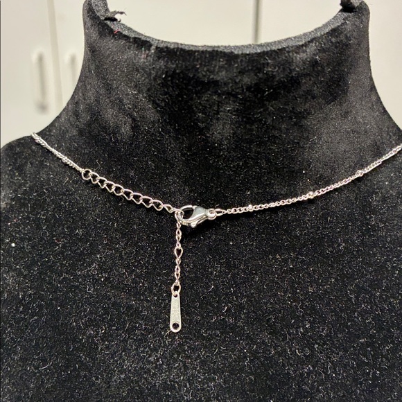 Elegant Silver Initial S Pendant Necklace - Picture 7 of 10